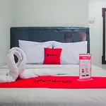 Reddoorz Plus @ Helvetia Medan